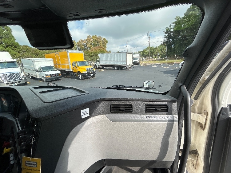 Used 2021 Freightliner Cascadia - photo 16