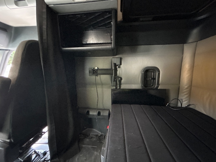 Used 2021 Freightliner Cascadia - photo 21