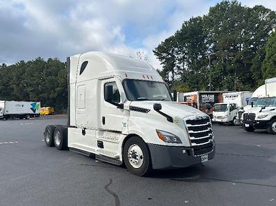Used 2021 Freightliner Cascadia Detroit DD15AT Semi Truck with Sleeper Cab for sale #389014 - photo 1