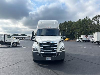 Used 2021 Freightliner Cascadia Detroit DD15AT Semi Truck with Sleeper Cab for sale #389014 - photo 2