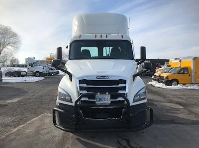 Used 2021 Freightliner Cascadia - photo 1