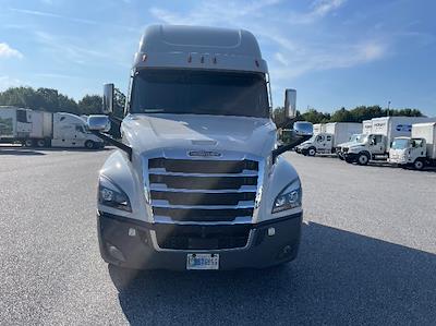 Used 2021 Freightliner Cascadia Detroit DD15AT Semi Truck with Sleeper Cab for sale #389155 - photo 2