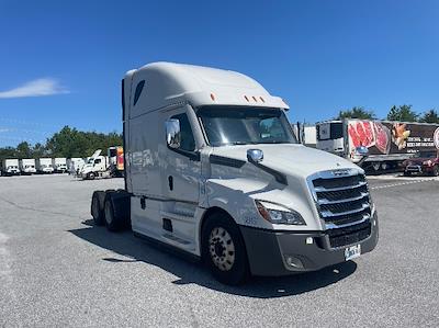 Used 2021 Freightliner Cascadia Detroit DD15AT Semi Truck with Sleeper Cab for sale #389157 - photo 1