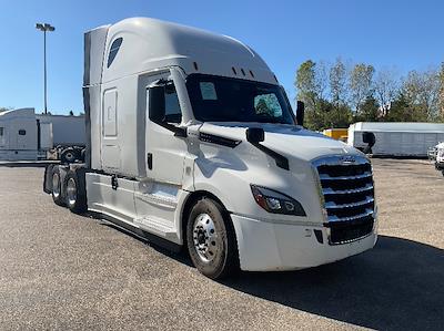 Used 2022 Freightliner Cascadia Detroit DD15AT Semi Truck with Sleeper Cab for sale #390297 - photo 1