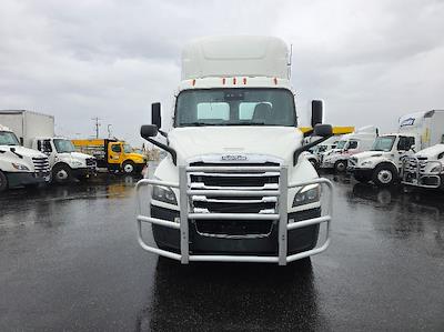 Used 2021 Freightliner Cascadia Detroit DD13 Semi Truck for sale #390657 - photo 2