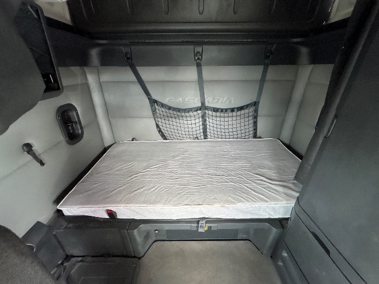 Used 2021 Freightliner Cascadia - photo 18