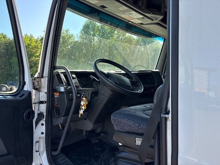 Used 2022 Volvo VNL - photo 11