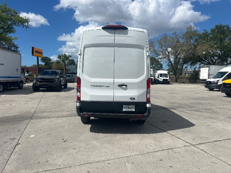 Used 2021 Ford Transit 250 - photo 9