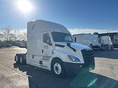 Used 2022 Freightliner Cascadia Detroit DD15AT Semi Truck with Sleeper Cab for sale #393966 - photo 1