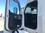 Used 2022 Freightliner Cascadia Detroit DD15AT Semi Truck with Sleeper Cab for sale #393973 - photo 9