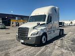 Used 2022 Freightliner Cascadia Detroit DD15AT Semi Truck with Sleeper Cab for sale #393980 - photo 3