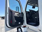 Used 2022 Freightliner Cascadia Detroit DD15AT Semi Truck with Sleeper Cab for sale #393986 - photo 9
