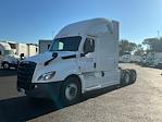Used 2022 Freightliner Cascadia Detroit DD15AT Semi Truck with Sleeper Cab for sale #393997 - photo 3