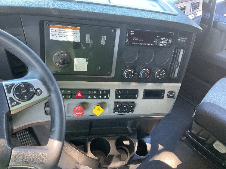 Used 2022 Freightliner Cascadia - photo 14
