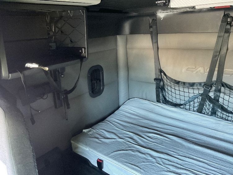Used 2022 Freightliner Cascadia - photo 21