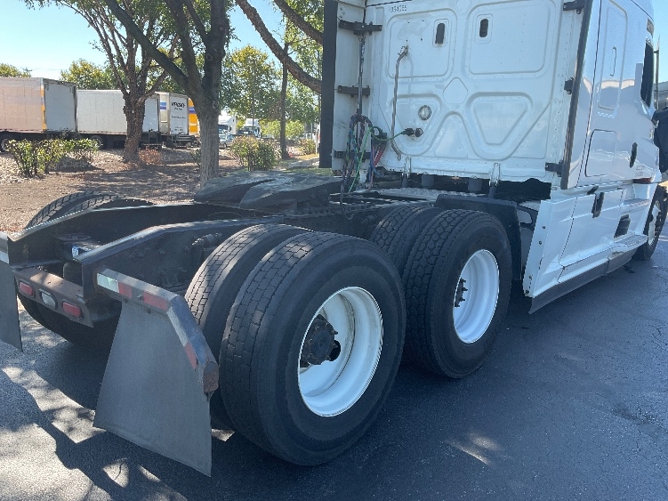 Used 2022 Freightliner Cascadia - photo 24