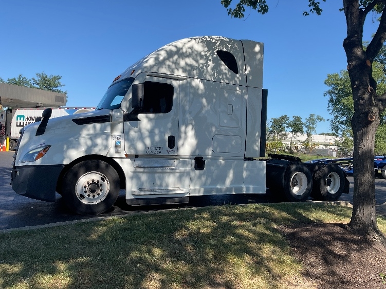 Used 2022 Freightliner Cascadia - photo 6