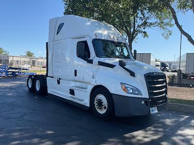 Used 2022 Freightliner Cascadia Detroit DD15AT Semi Truck with Sleeper Cab for sale #394065 - photo 1