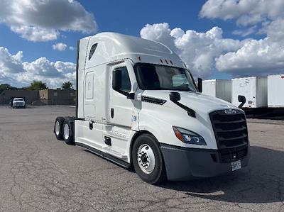 Used 2022 Freightliner Cascadia Detroit DD15AT Semi Truck with Sleeper Cab for sale #394074 - photo 1