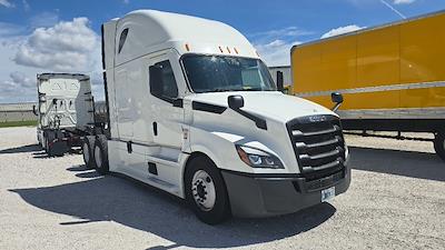 Used 2022 Freightliner Cascadia Detroit DD15AT Semi Truck with Sleeper Cab for sale #394082 - photo 1