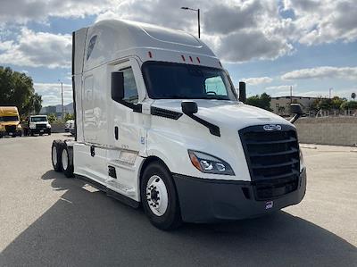 Used 2022 Freightliner Cascadia Detroit DD15AT Semi Truck with Sleeper Cab for sale #394085 - photo 1