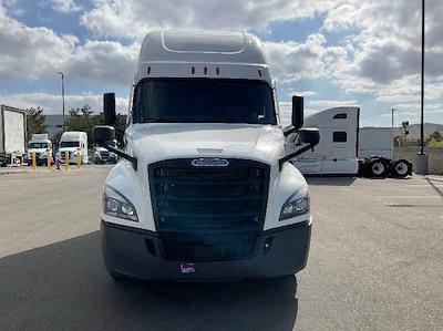 Used 2022 Freightliner Cascadia Detroit DD15AT Semi Truck with Sleeper Cab for sale #394085 - photo 2