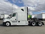 Used 2022 Freightliner Cascadia Detroit DD15AT Semi Truck with Sleeper Cab for sale #394085 - photo 4