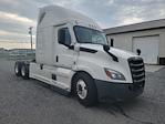 Used 2022 Freightliner Cascadia Detroit DD15AT Semi Truck with Sleeper Cab for sale #394087 - photo 1