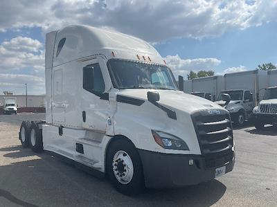 Used 2022 Freightliner Cascadia Detroit DD15AT Semi Truck with Sleeper Cab for sale #394108 - photo 1