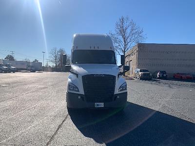 Used 2022 Freightliner Cascadia Detroit DD15AT Semi Truck with Sleeper Cab for sale #394123 - photo 2