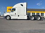 Used 2022 Freightliner Cascadia Detroit DD15AT Semi Truck with Sleeper Cab for sale #394127 - photo 4