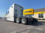 Used 2022 Freightliner Cascadia Detroit DD15AT Semi Truck with Sleeper Cab for sale #394127 - photo 5