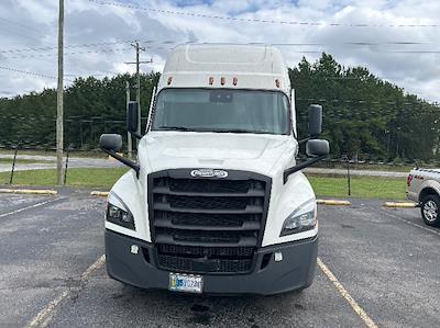 Used 2022 Freightliner Cascadia Detroit DD15AT Semi Truck with Sleeper Cab for sale #394128 - photo 2