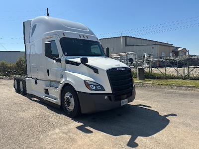 Used 2022 Freightliner Cascadia Detroit DD15AT Semi Truck with Sleeper Cab for sale #394168 - photo 1