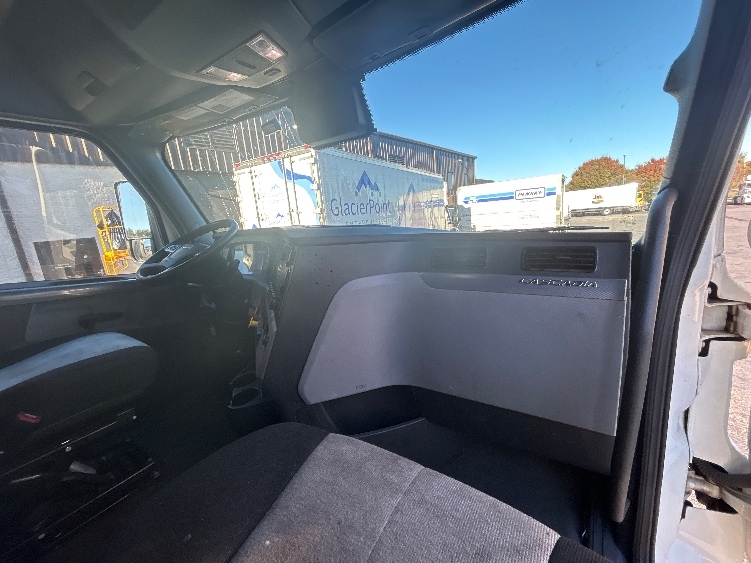 Used 2022 Freightliner Cascadia - photo 16