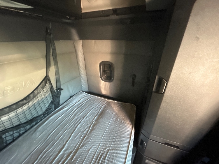 Used 2022 Freightliner Cascadia - photo 20
