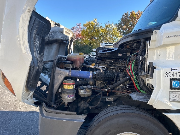 Used 2022 Freightliner Cascadia - photo 23