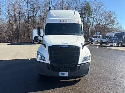 Used 2022 Freightliner Cascadia Detroit DD15AT Semi Truck with Sleeper Cab for sale #394183 - photo 2