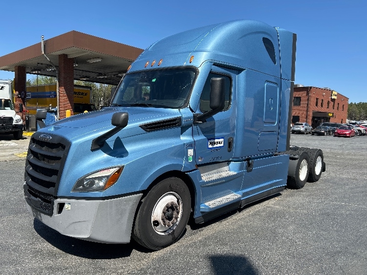 Used 2022 Freightliner Cascadia - photo 5