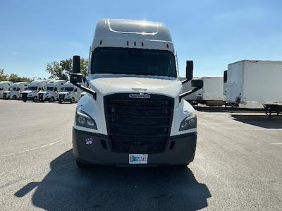 Used 2022 Freightliner Cascadia Detroit DD15AT Semi Truck with Sleeper Cab for sale #394192 - photo 2