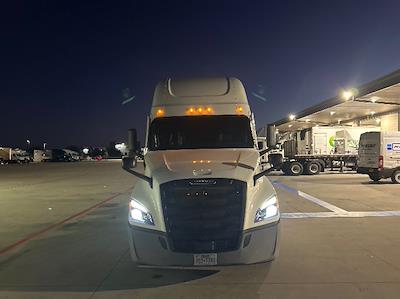 Used 2022 Freightliner Cascadia Detroit DD15AT Semi Truck with Sleeper Cab for sale #394204 - photo 2