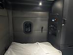Used 2022 Freightliner Cascadia Detroit DD15AT Semi Truck with Sleeper Cab for sale #394204 - photo 18