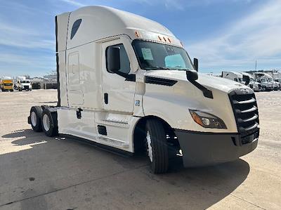Used 2022 Freightliner Cascadia - photo 1