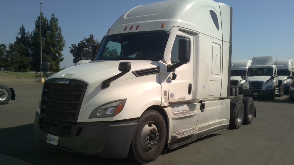 Used 2022 Freightliner Cascadia - photo 5