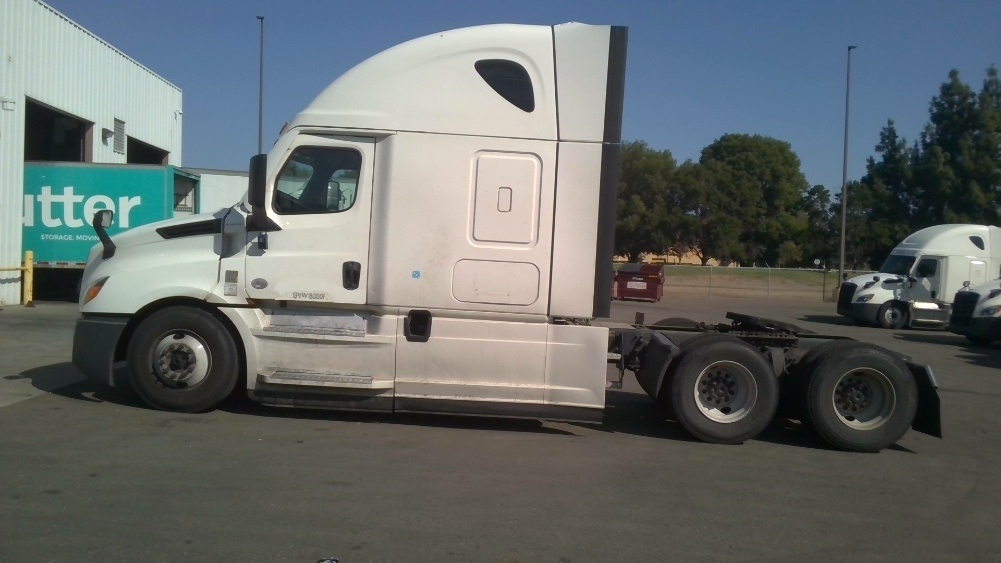 Used 2022 Freightliner Cascadia - photo 6