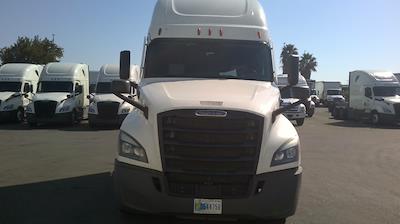 Used 2022 Freightliner Cascadia Detroit DD15AT Semi Truck with Sleeper Cab for sale #394222 - photo 2