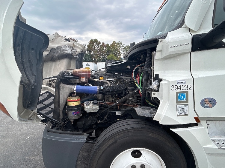 Used 2022 Freightliner Cascadia - photo 23