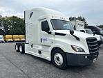 Used 2022 Freightliner Cascadia Detroit DD15AT Semi Truck with Sleeper Cab for sale #394232 - photo 1