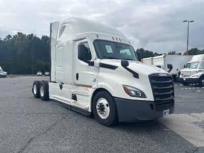 Used 2022 Freightliner Cascadia Detroit DD15AT Semi Truck with Sleeper Cab for sale #394238 - photo 1