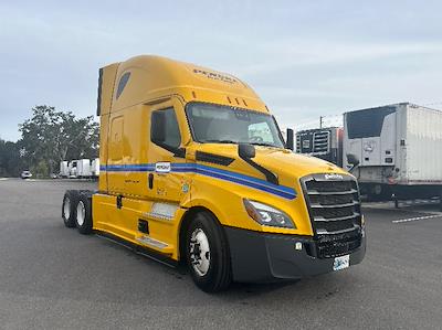 Used 2022 Freightliner Cascadia Detroit DD15AT Semi Truck with Sleeper Cab for sale #394243 - photo 1